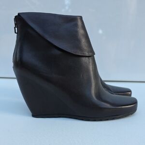 475. Mimosa Italian Black Leather Wedge Boots, Booties